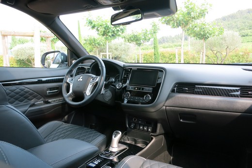 מיצובישי אאוטלנדר PHEV מיצובישי אאוטלנדר PHEV